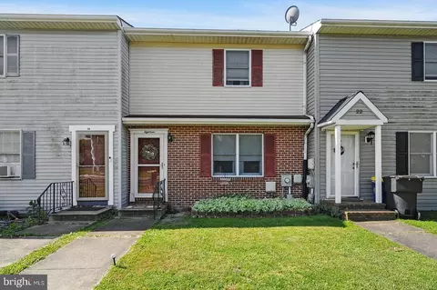 18 Greenway Ln, Dover, DE 19901