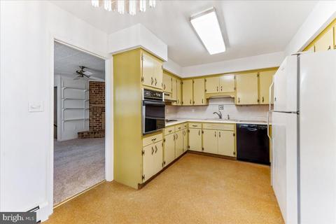 182 Greenview Dr, Dover, DE 19901 photo 8