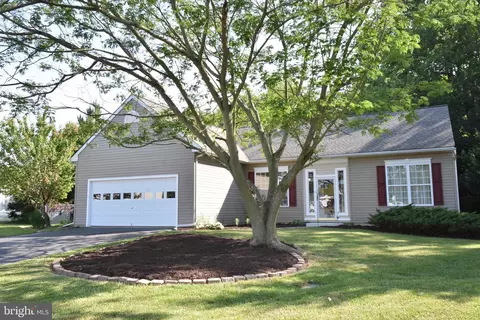 51 Avon Ct, Dover, DE 19904