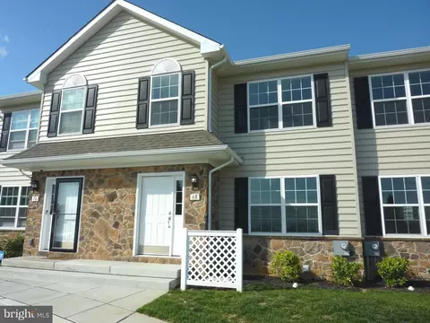 68 Cotswood Ct, Smyrna, DE 19977