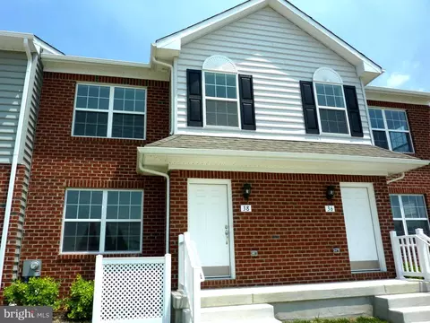 38 Cotswood Ct, Smyrna, DE 19977