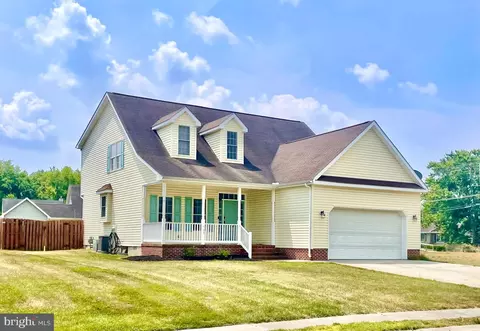 107 Burchneal Ct, Felton, DE 19943