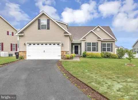 596 Tall Oak Dr, Felton, DE 19943