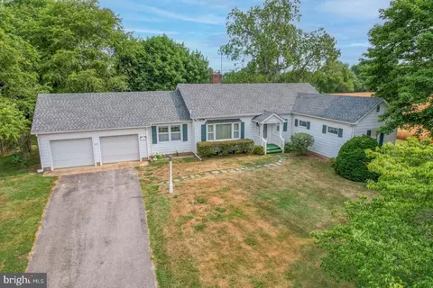 305 Woodland Beach Rd, Smyrna, DE 19977