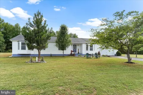 158 Fox Crossing Dr, Clayton, DE 19938