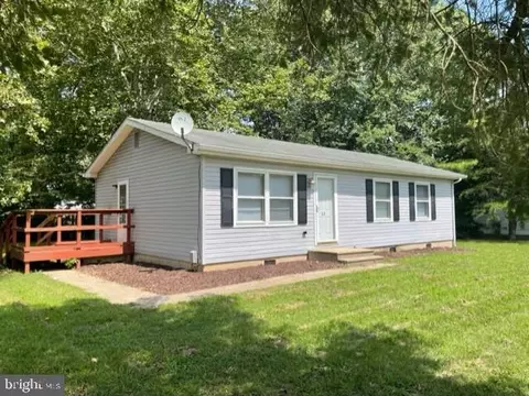 13 Orange St, Magnolia, DE 19962
