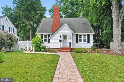 724 N Governors Ave, Dover, DE 19904