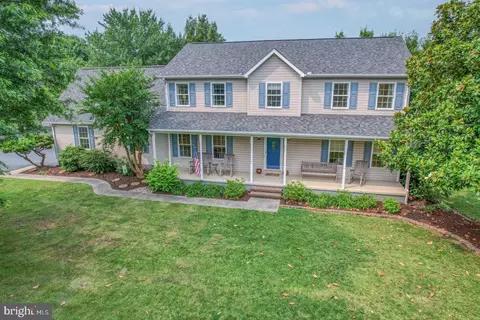 12 Waterwheel Cir, Dover, DE 19901