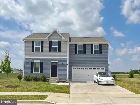 328 Bluecoat St, Dover, DE 19901
