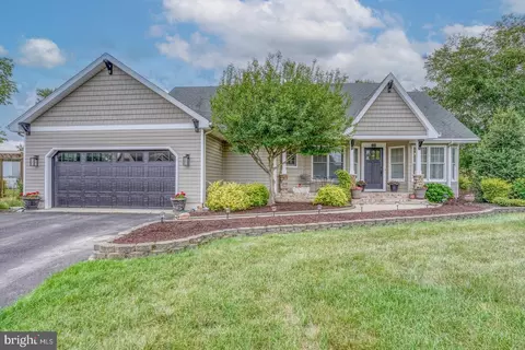 10 Weez Ct, Dover, DE 19901