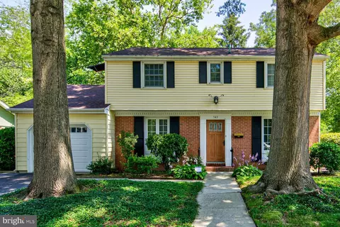 543 Woodsedge Rd, Dover, DE 19904 photo 2