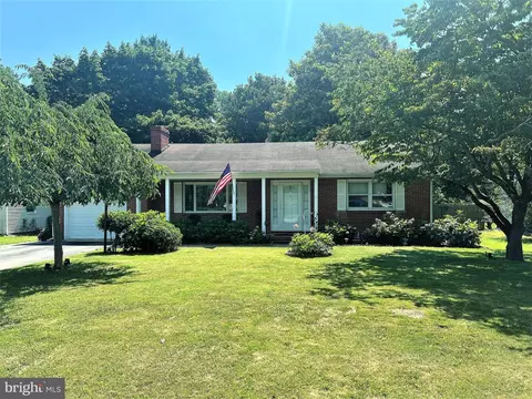 1677 N Taylor Dr, Dover, DE 19901