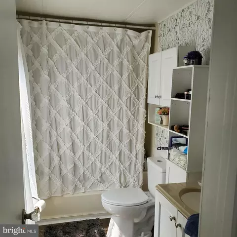 Bath - 480 E Cherry Dr, Magnolia, DE 19962 photo 1 of 3
