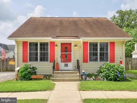 22 E Sewell St, Felton, DE 19943