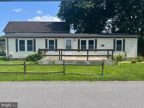 9 School Ln, Dover, DE 19904
