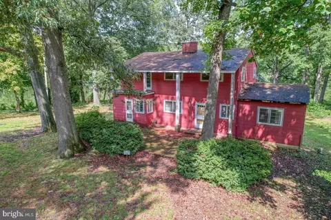 213 S Shore Dr, Dover, DE 19901 photo 2