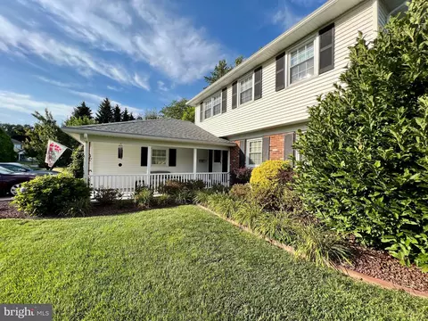 909 Wilson Dr, Dover, DE 19904 photo 2