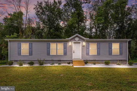 525 Cherry Dr, Magnolia, DE 19962