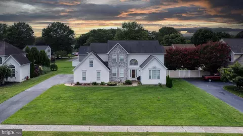 56 E Darby Cir, Dover, DE 19904