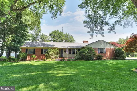 801 N Shore Dr, Milford, DE 19963