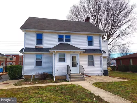 880 S State St, Dover, DE 19901 photo 3