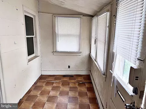 130 N Queen St, Dover, DE 19901 photo 5
