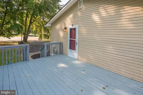24 Bailey Cir, Dover, DE 19901 photo 2