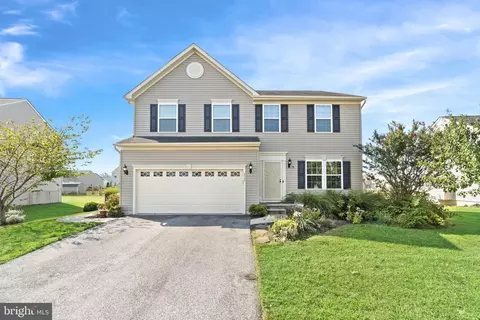 332 Christiana River Dr, Clayton, DE 19938
