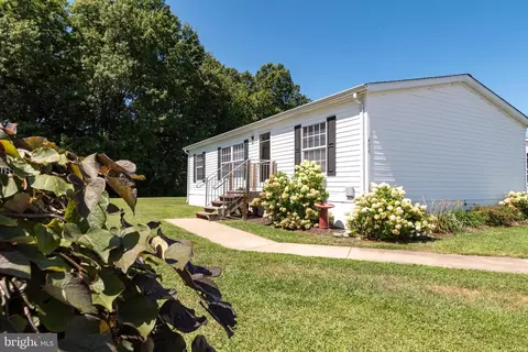 404 Fox Pointe Dr, Dover, DE 19904