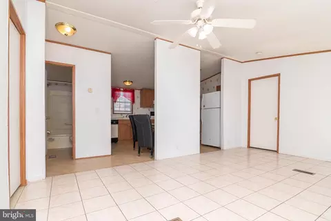 404 Fox Pointe Dr, Dover, DE 19904 photo 6