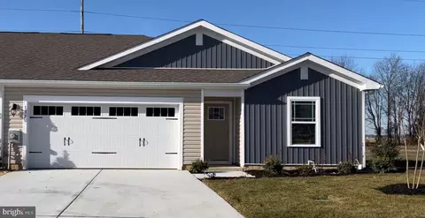 26 Casterline Ct, Dover, DE 19901