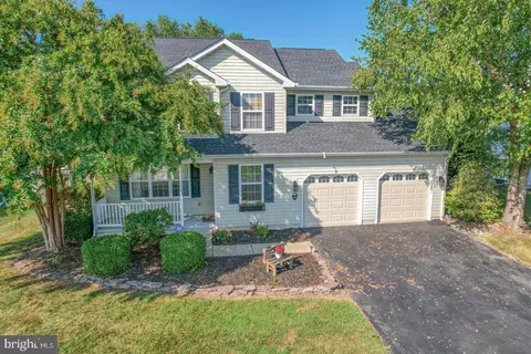 318 Hoffeckers Mill Dr, Smyrna, DE 19977