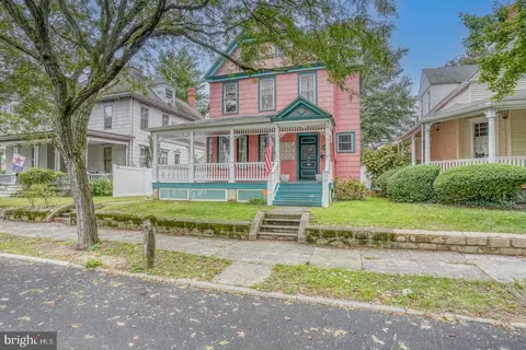 208 N State St, Dover, DE 19901 photo 2