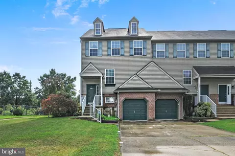 284 Trafalgar Dr, Dover, DE 19904