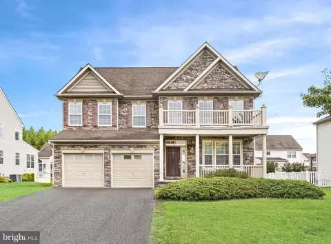 211 Topaz Cir, Dover, DE 19904