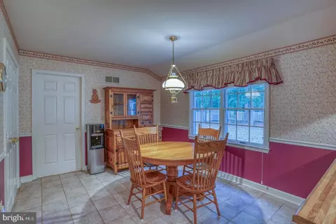 Dining - 165 Burning Tree Rd, Dover, DE 19904 photo 3 of 4
