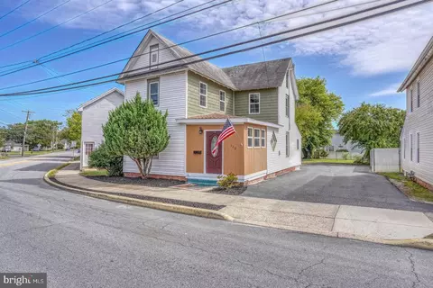 112 Delaware Ave, Harrington, DE 19952