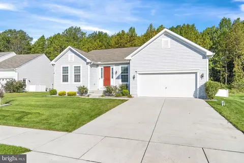 760 Chestnut Ridge Dr, Magnolia, DE 19962