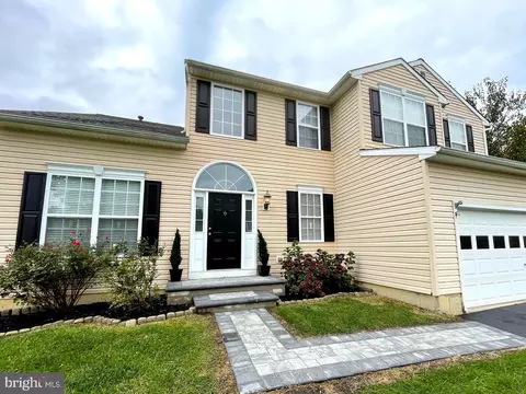 70 Chippenham Ln, Dover, DE 19904
