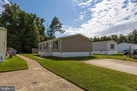 616 Fox Pointe Dr #75, Dover, DE 19904