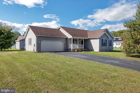 50 Velvet Antler Dr, Clayton, DE 19938