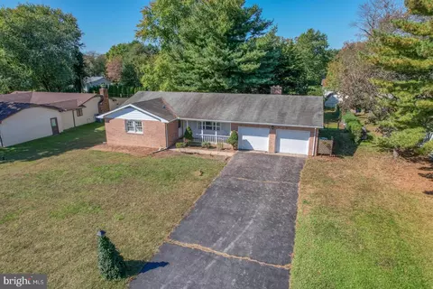 54 Meadow Glen Dr, Dover, DE 19901 photo 2