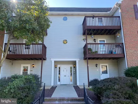 101 N Caroline Pl #102, Dover, DE 19904