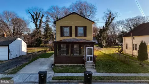 219 N Queen St, Dover, DE 19904
