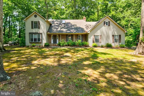 89 Pine Valley Rd, Dover, DE 19904