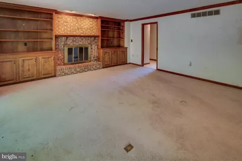 Living - 89 Pine Valley Rd, Dover, DE 19904 photo 2 of 6