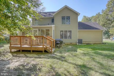 Exterior - 43 Pin Oak Dr, Dover, DE 19904 photo 6 of 9
