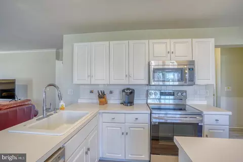 Kitchen - 43 Pin Oak Dr, Dover, DE 19904 photo 3 of 8