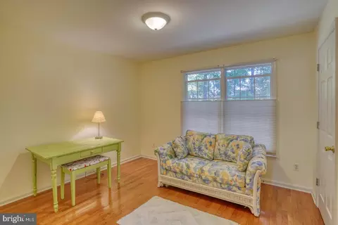 Living - 43 Pin Oak Dr, Dover, DE 19904 photo 6 of 11