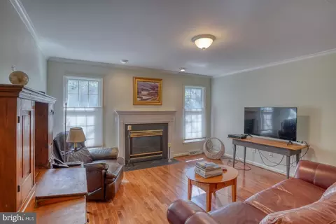 Living - 43 Pin Oak Dr, Dover, DE 19904 photo 1 of 11